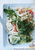 Фото к рецепту: Макароны с креветками, фенхелем, огурцом и кресс-салатом