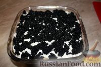 Фото приготовления рецепта: Салат "Черное море" - шаг №6