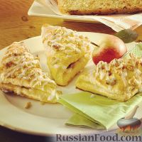 Фото к рецепту: Конвертики с яблоками и грецкими орехами