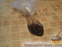 Фото приготовления рецепта: Оладьи с припеком из жареного лука - шаг №5