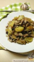 Фото приготовления рецепта: Картошка с грибами и луком - шаг №8
