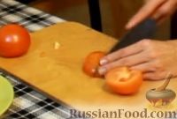 Фото приготовления рецепта: Куриные рулетики с помидорами и мягким сыром - шаг №4