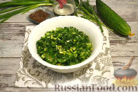 Фото приготовления рецепта: Витаминный салат с яйцом, семенами льна и черемшой - шаг №6