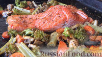 Фото к рецепту: Лосось с овощами, в медовом соусе