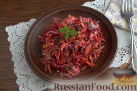 Фото приготовления рецепта: Салат с морской капустой и корнеплодами - шаг №8