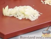 Фото приготовления рецепта: Постная запеканка из картофеля, фасоли и лука - шаг №2