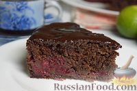 Фото к рецепту: Шоколадно-вишнёвый пирог на кефире