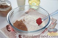 Фото приготовления рецепта: Шоколадно-вишнёвый пирог на кефире - шаг №2