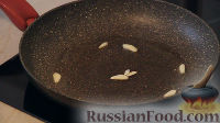 Фото приготовления рецепта: Салат с тунцом, рисом, фасолью и кукурузой - шаг №7