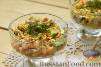 Фото приготовления рецепта: Салат с ветчиной и кукурузой - шаг №8