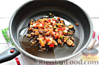 Фото приготовления рецепта: Постный грибной суп с овощами и шпинатными макаронами - шаг №3