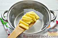Фото приготовления рецепта: Постный грибной суп с овощами и шпинатными макаронами - шаг №5