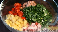 Фото приготовления рецепта: Салат из редиса с тунцом - шаг №6