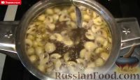 Фото приготовления рецепта: Суп из чечевицы с грибами - шаг №9