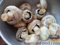 Фото приготовления рецепта: Гречневая каша с грибами и луком - шаг №2