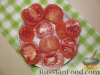 Фото приготовления рецепта: Закуска из помидоров, плавленого сыра и яиц - шаг №2