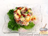 Фото к рецепту: Праздничный салат с ананасом