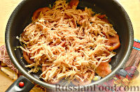 Фото приготовления рецепта: Мандирмак (овощи с яйцом на сковороде) - шаг №8
