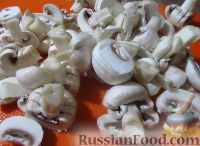 Фото приготовления рецепта: Гречневый суп с грибами и картофельными клецками - шаг №2