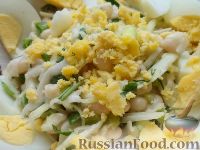 Фото к рецепту: Салат из фасоли с капустой