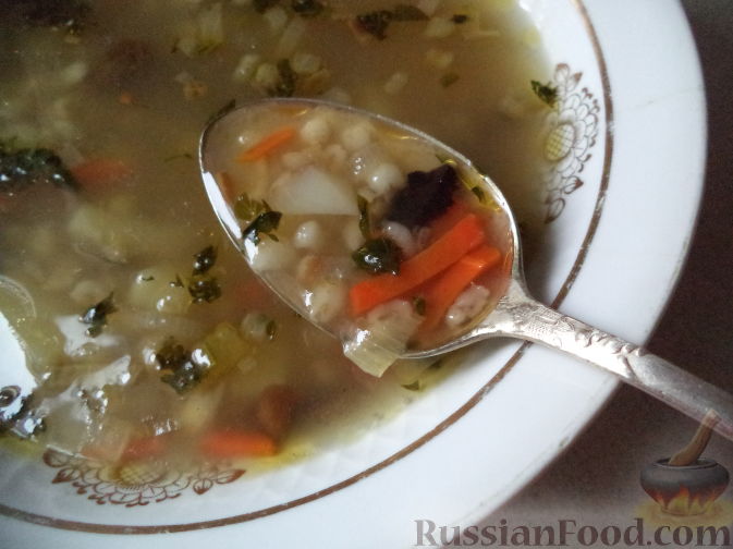 Перловый суп без мяса с грибами