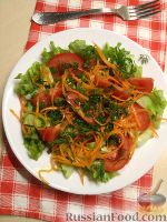 Фото приготовления рецепта: Овощной салат с корейской морковью - шаг №4