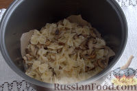 Фото приготовления рецепта: Макаронная запеканка с грибами (в мультиварке) - шаг №8