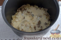 Фото приготовления рецепта: Макаронная запеканка с грибами (в мультиварке) - шаг №10