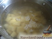 Фото приготовления рецепта: Суп-пюре картофельный с сухариками - шаг №4