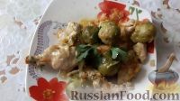 Фото к рецепту: Курица, тушенная с брюссельской капустой (в мультиварке)