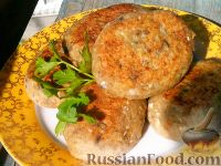 Фото приготовления рецепта: Слоёный салат с рыбными консервами, картофелем, морковью и огурцами - шаг №1