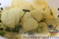 Фото приготовления рецепта: Борщ с квашеной капустой, на курином бульоне - шаг №8