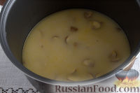Фото приготовления рецепта: Сырный суп с мятой (в мультиварке) - шаг №7