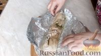 Фото приготовления рецепта: Куриный рулет с грибами и чесночными стрелками - шаг №18