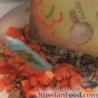 Фото приготовления рецепта: Фаршированные макароны под соусом бешамель - шаг №7