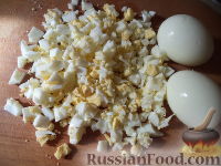 Фото приготовления рецепта: Жареные пирожки с яйцом, луком и зеленью - шаг №11