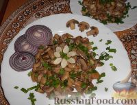 Фото к рецепту: Тушеные грибы с соевым соусом и чесноком