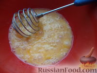 Фото приготовления рецепта: Омлет с домашними сливками - шаг №2