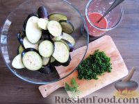 Фото приготовления рецепта: Закуска из баклажанов с томатным соусом - шаг №5