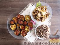 Фото приготовления рецепта: Мясной пирог с баклажанами и грибами - шаг №5