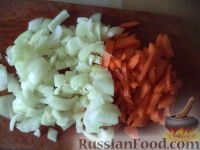 Фото приготовления рецепта: Куриный суп с цветной капустой и гречкой - шаг №5