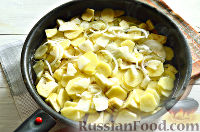 Фото приготовления рецепта: Картофельные лодочки с мясными шариками и сыром (в духовке) - шаг №7