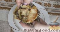 Фото приготовления рецепта: Творожный десерт с консервированными персиками и грецкими орехами - шаг №4