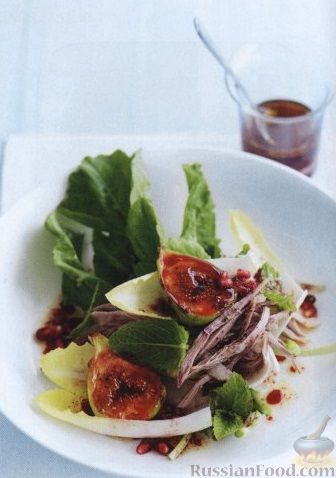 Рецепт Салат с утиным мясом, инжиром, цикорием, гранатом и зеленью