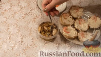 Фото приготовления рецепта: Картофельные тарталетки с морепродуктами - шаг №4