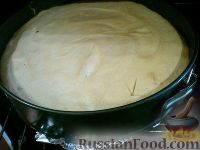 Фото приготовления рецепта: Печёночные маффины с кабачком и сыром - шаг №1