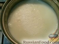 Фото приготовления рецепта: Каша молочная из геркулеса - шаг №2