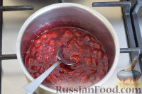 Фото приготовления рецепта: Омлет с сосисками, овощами и хлебом (в духовке) - шаг №12