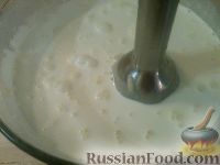Фото приготовления рецепта: Творожный чизкейк с клубникой - шаг №8