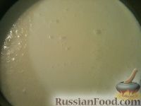 Фото приготовления рецепта: Творожный чизкейк с клубникой - шаг №11